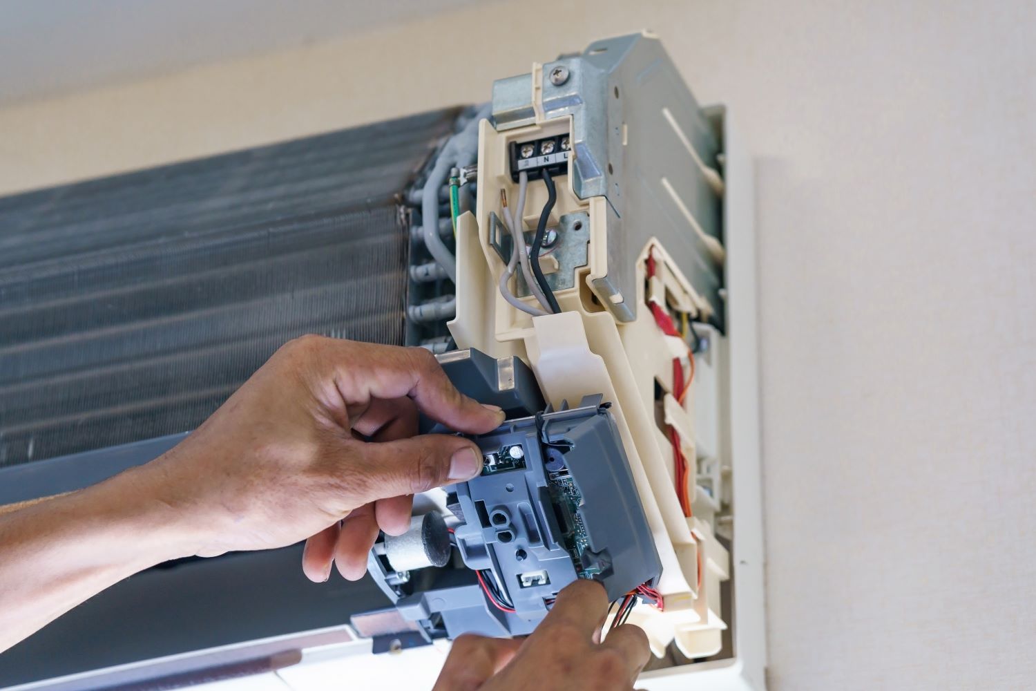 AC repair Dubai